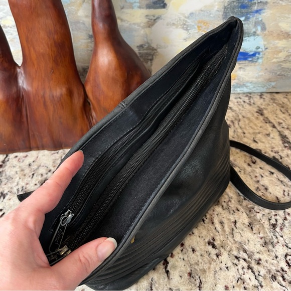 Vintage Aigner Crossbody Bag - Picture 5 of 13